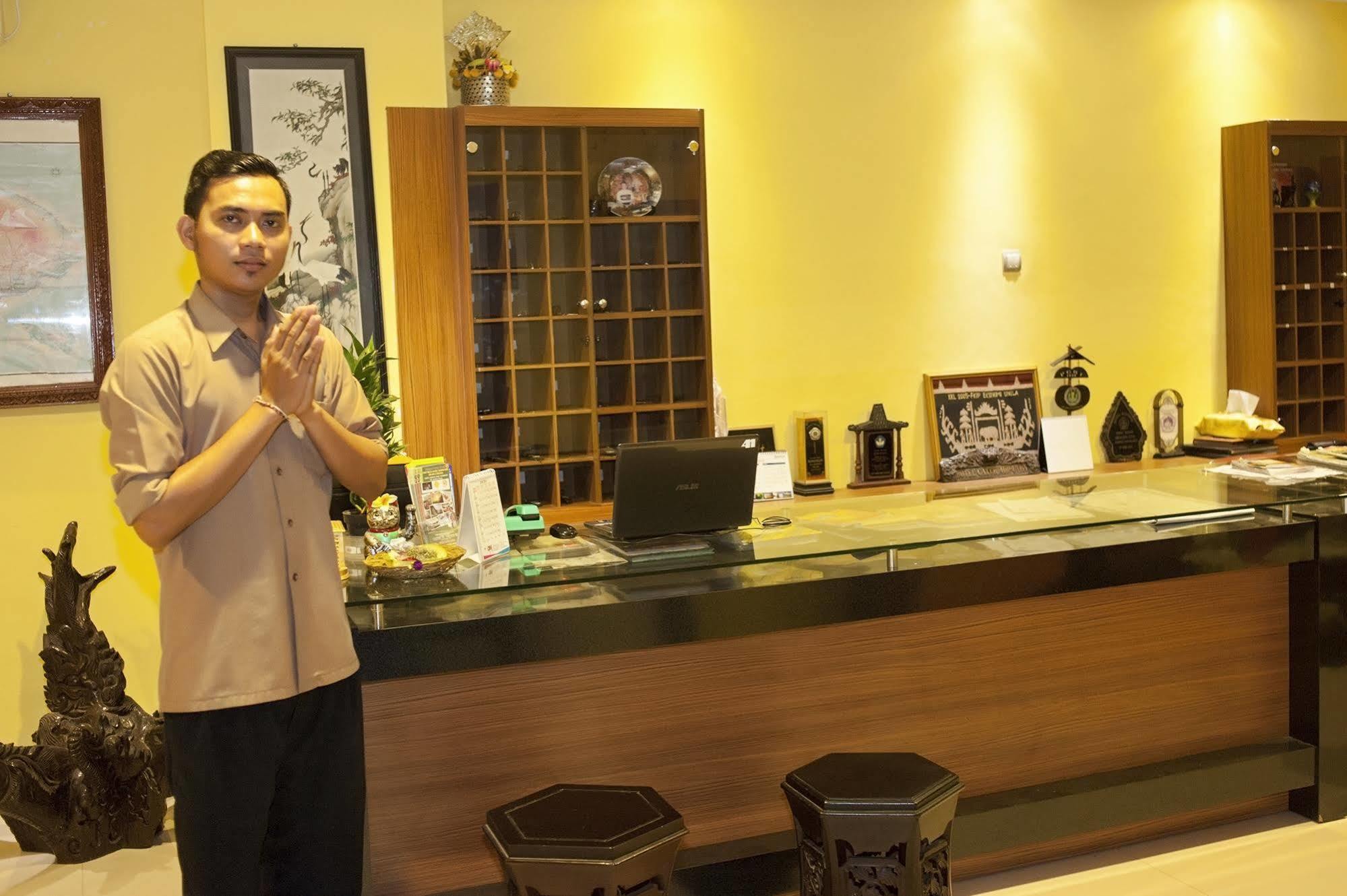 דנפסאר Catur Adi Putra Hotel מראה חיצוני תמונה