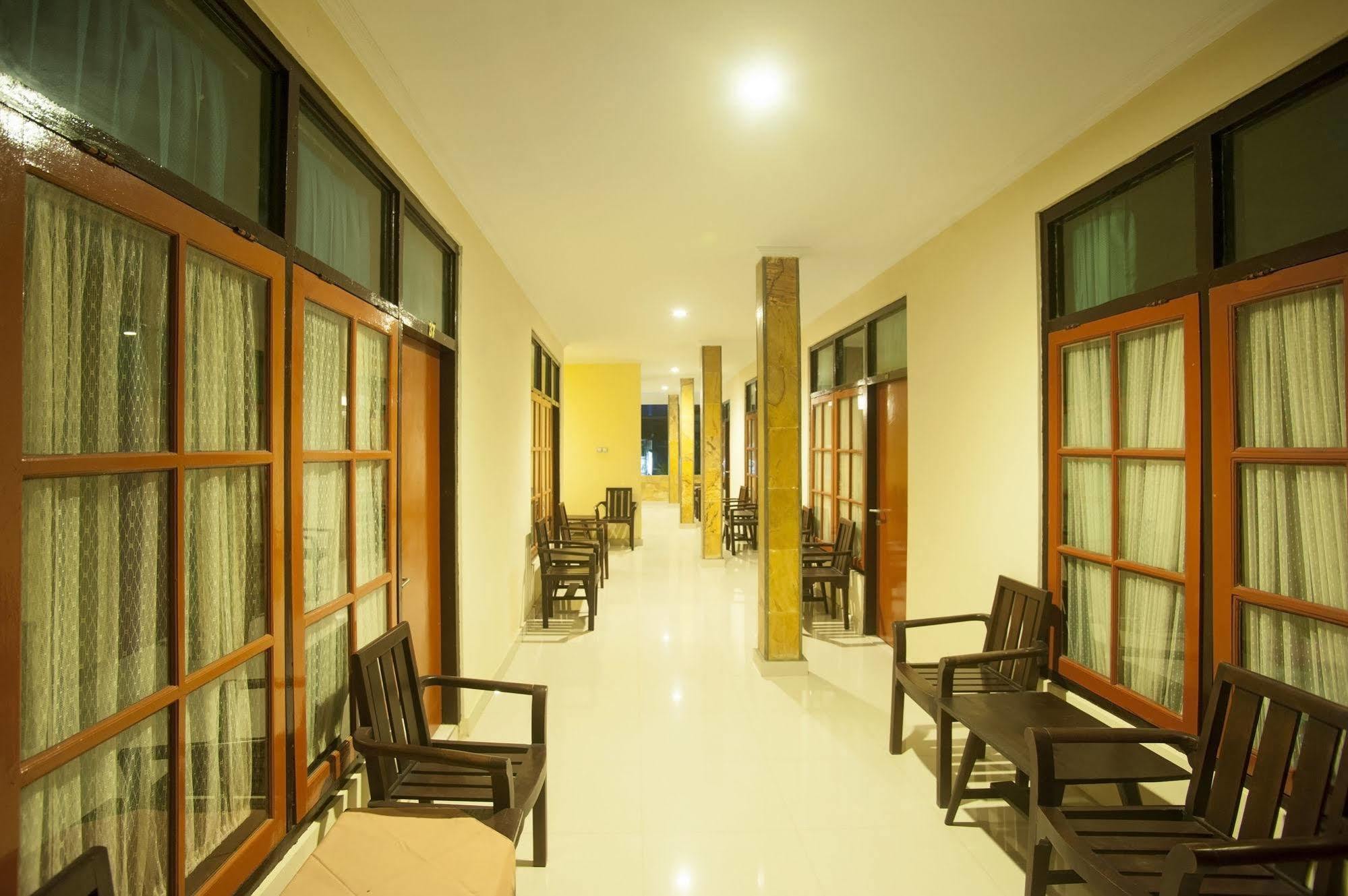 דנפסאר Catur Adi Putra Hotel מראה חיצוני תמונה